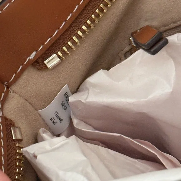 Tory Burch THEA RAFFIA SWINGPACK crossbody in COFFEE CREAM - Picture 5 of 10